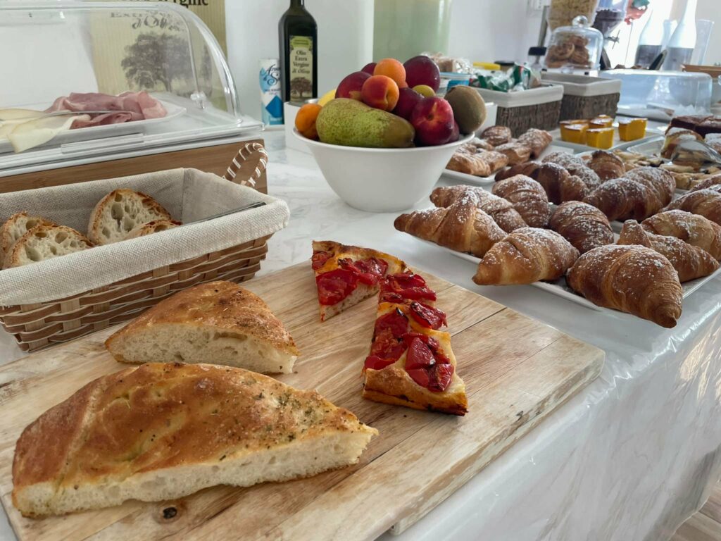 La Colazione - BB I Cordari Vieste - Immagine di alcune pietanze da gustare a colazione